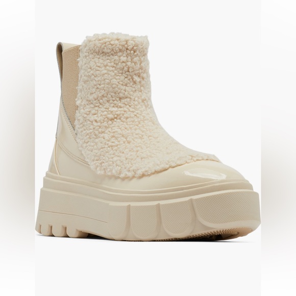 NWT Sorel Waterproof Cream Shearling Ankle Boots - Picture 2 of 10